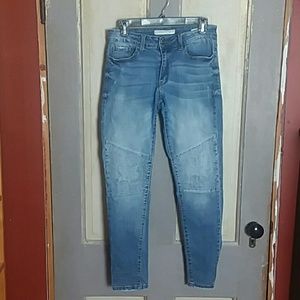 Nature Skinny Jeans Distressed Faded Knee Texture